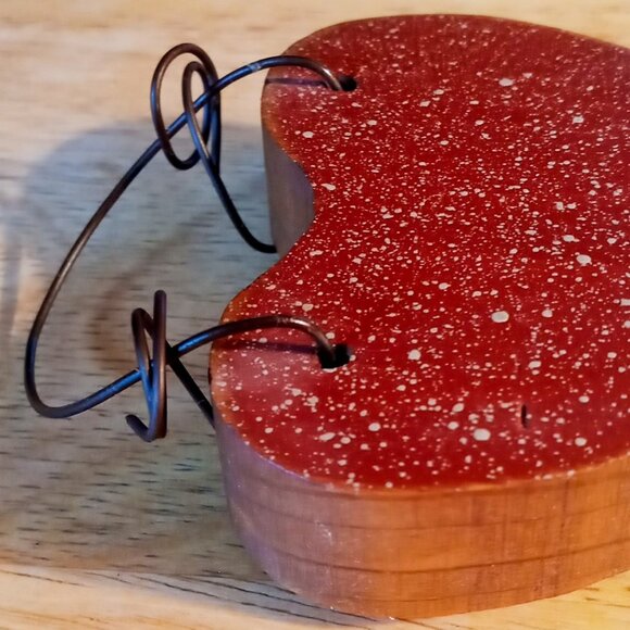 Vintage Wood Mirrored Wall Sconce & 3-Heart Wall Decor Set in Great Condition - Picture 6 of 9